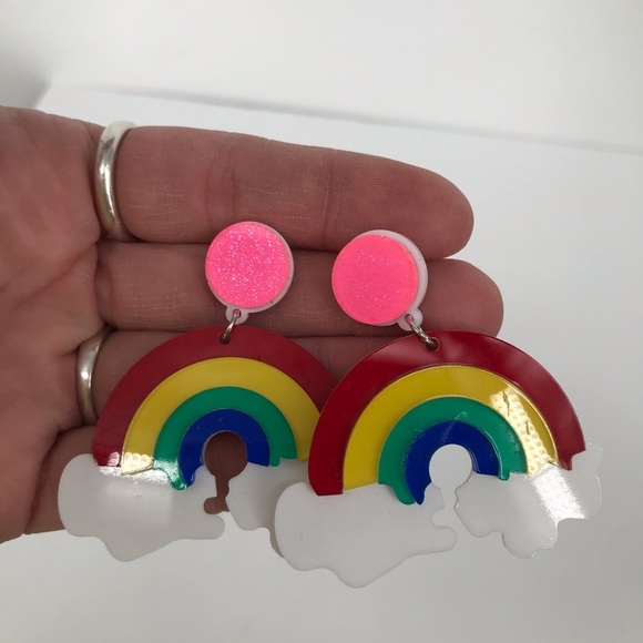 5 for $25 🌼 Acrylic Rainbow Earrings - Picture 2 of 3